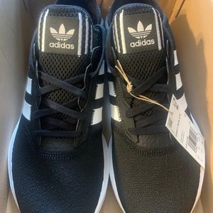 ADIDAS Swift Run X Sneakers (Black/White)